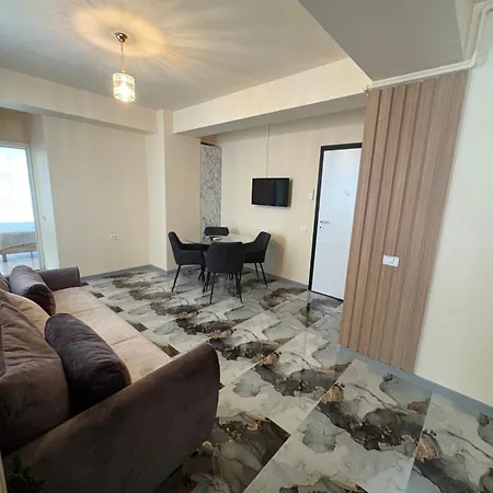 Camar Daire Mamaia